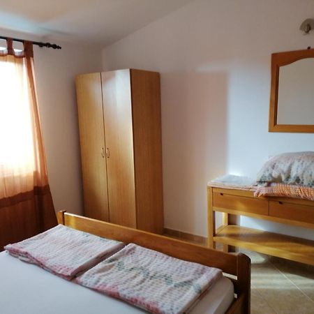 Apartments Villa Venera Ražanac Kültér fotó
