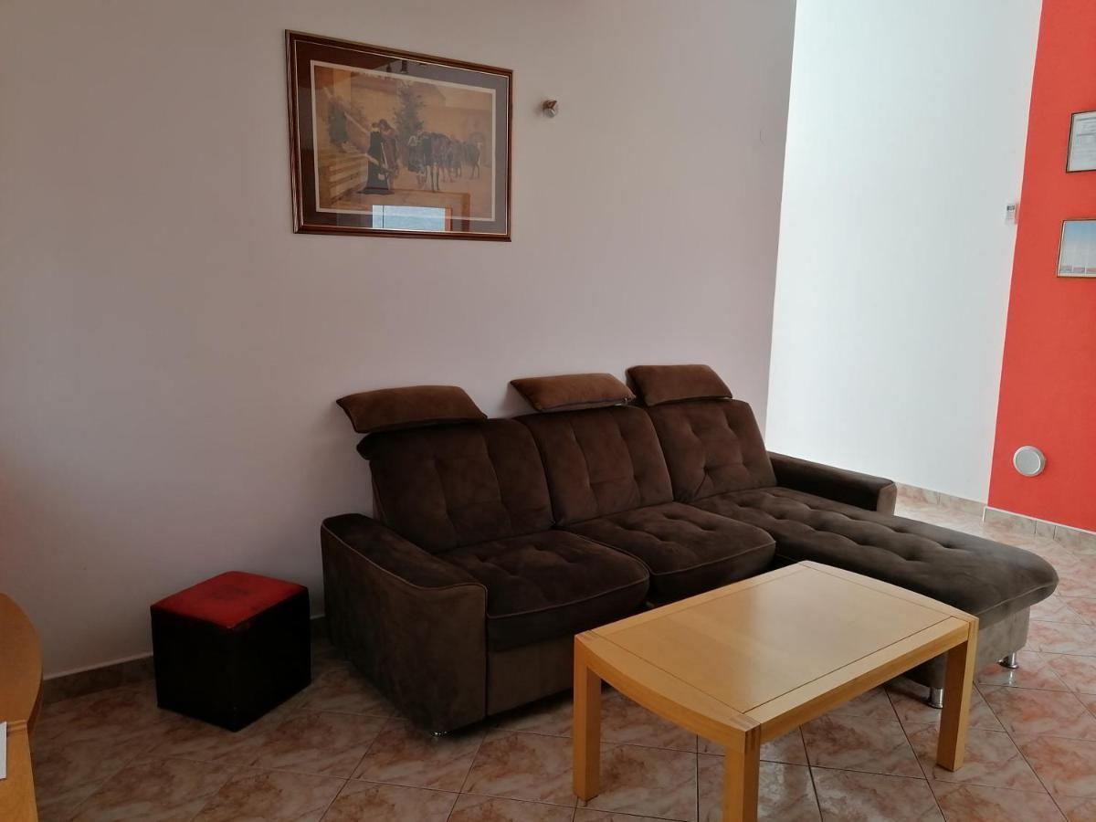 Apartments Villa Venera Ražanac Kültér fotó