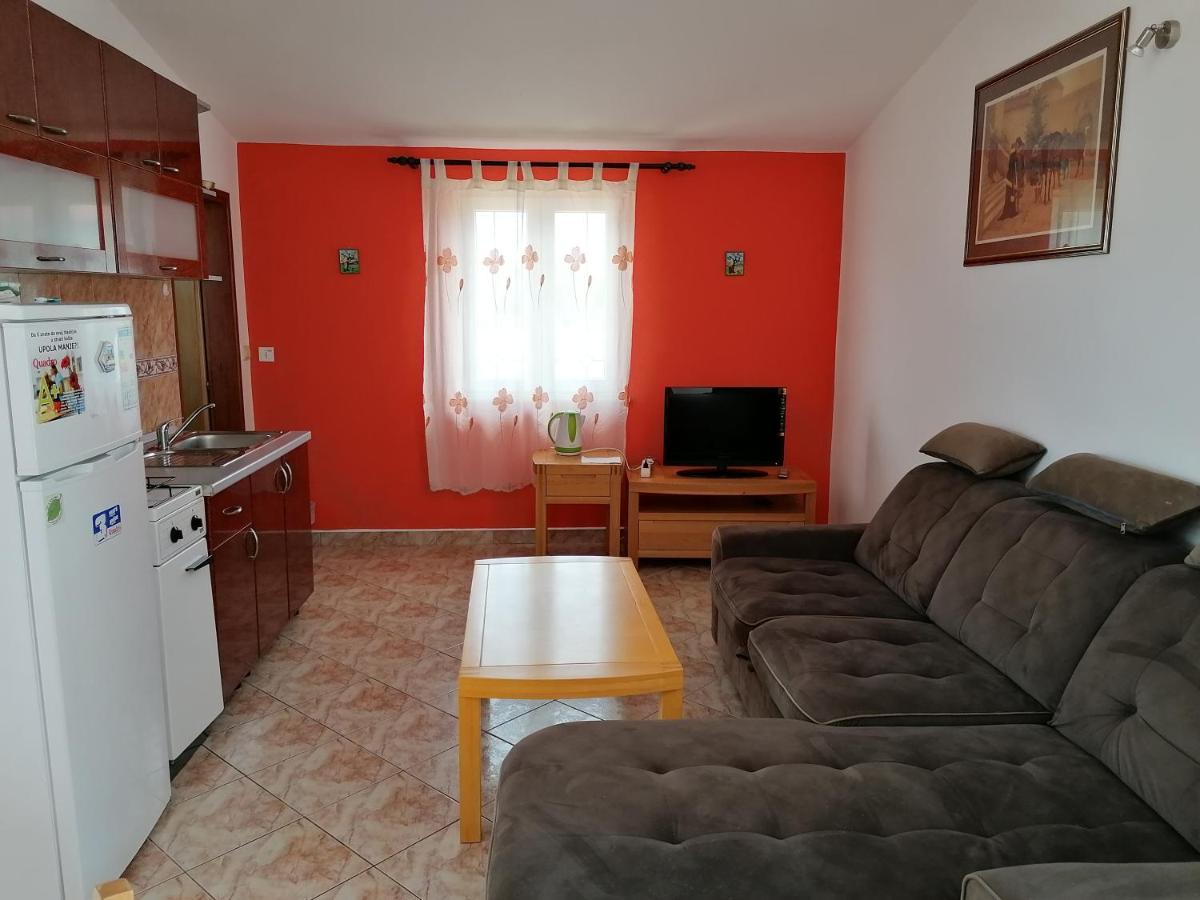Apartments Villa Venera Ražanac Kültér fotó