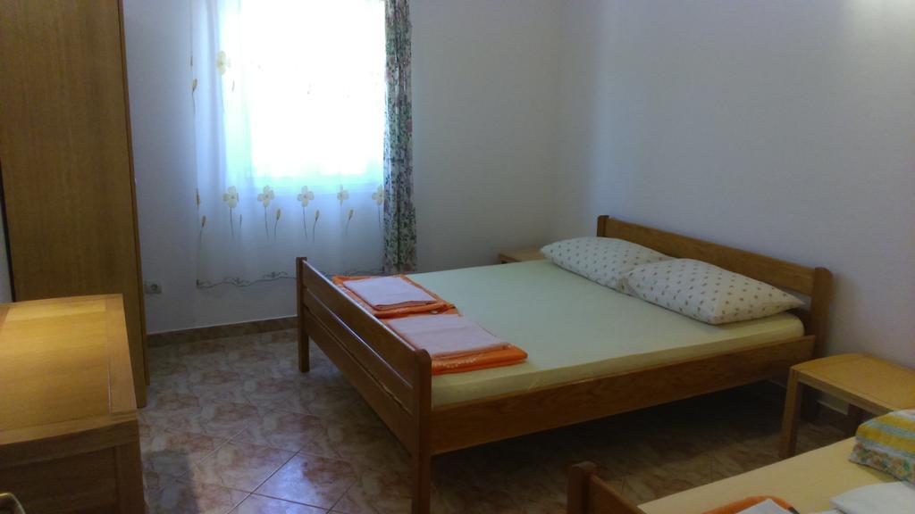 Apartments Villa Venera Ražanac Kültér fotó