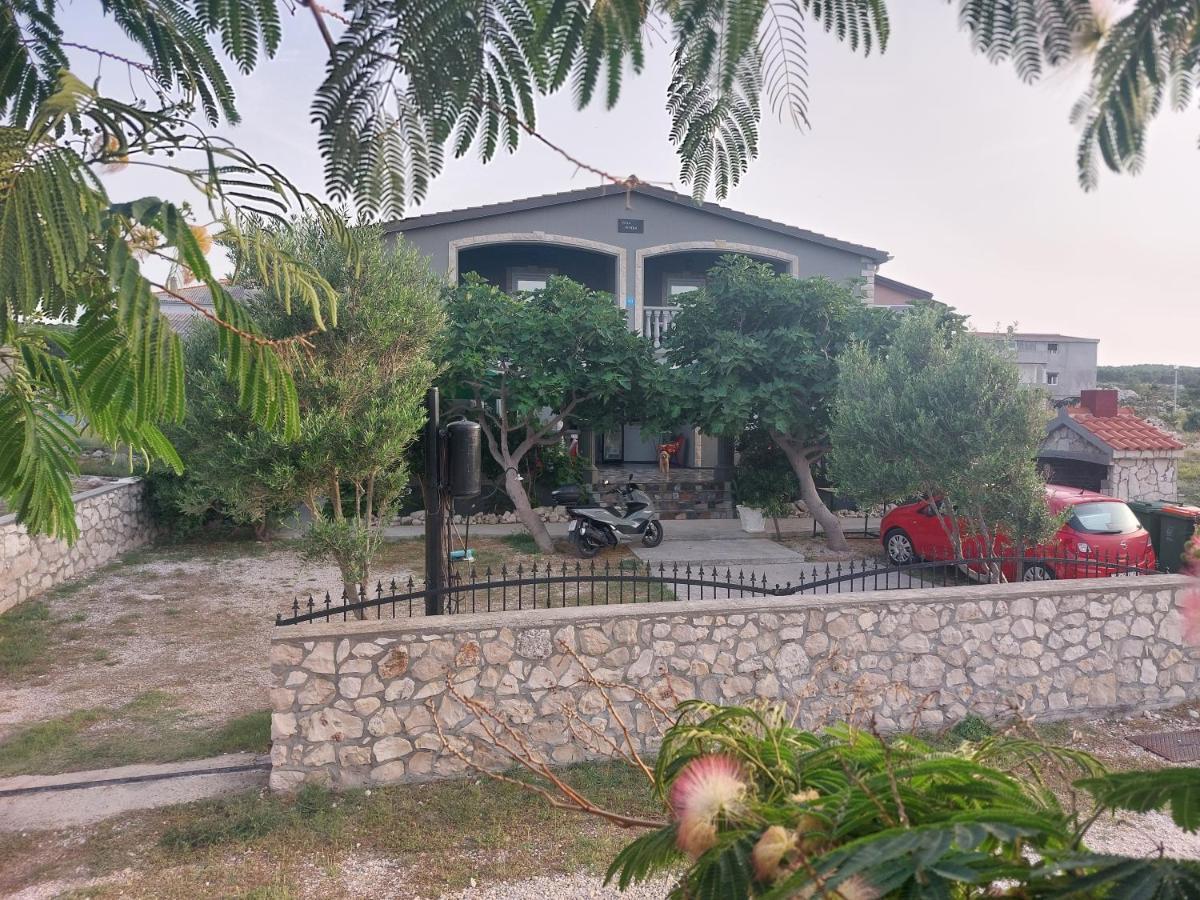 Apartments Villa Venera Ražanac Kültér fotó